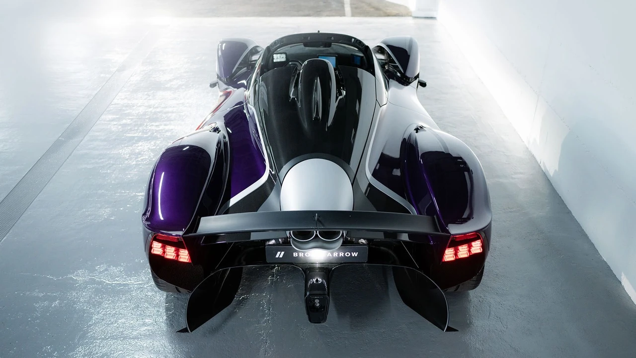 2024 Aston Martin Valkyrie - Image 4 of 31