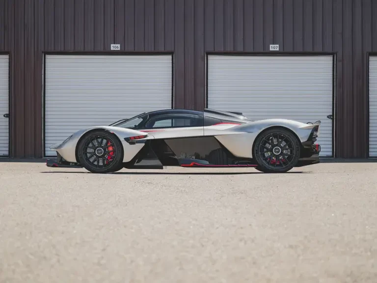 2024 Aston Martin Valkyrie - Image 6 of 31