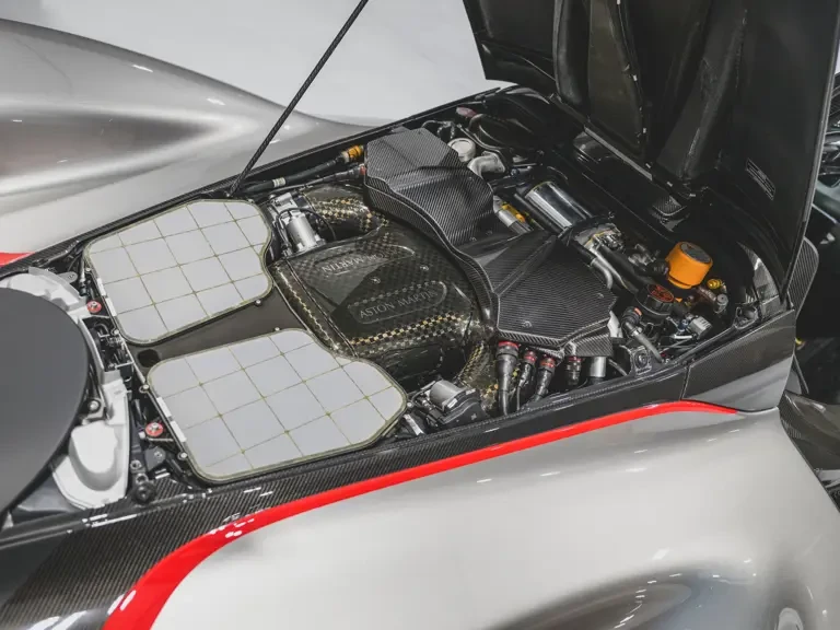 2024 Aston Martin Valkyrie - Image 4 of 31