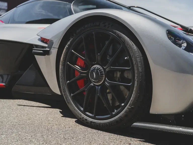 2024 Aston Martin Valkyrie - Image 15 of 31