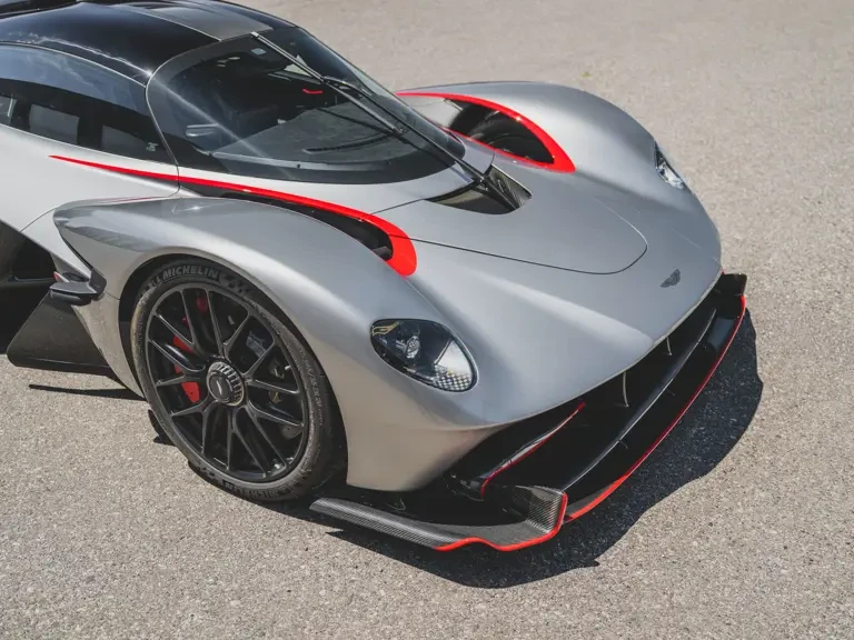 2024 Aston Martin Valkyrie - Image 12 of 31