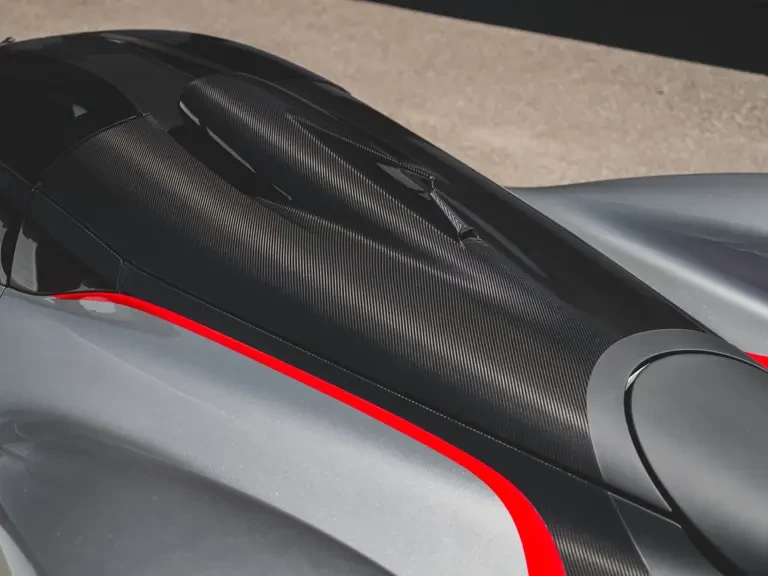 2024 Aston Martin Valkyrie - Image 23 of 31