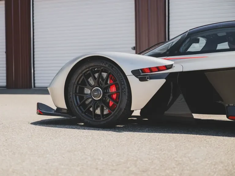 2024 Aston Martin Valkyrie - Image 19 of 31