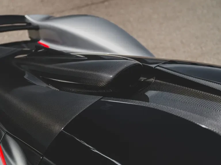 2024 Aston Martin Valkyrie - Image 29 of 31