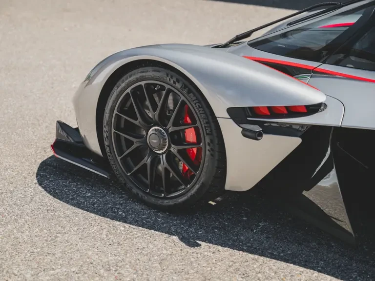 2024 Aston Martin Valkyrie - Image 17 of 31