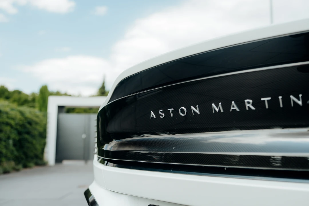 2024 Aston Martin Vanquish - Image 16 of 31