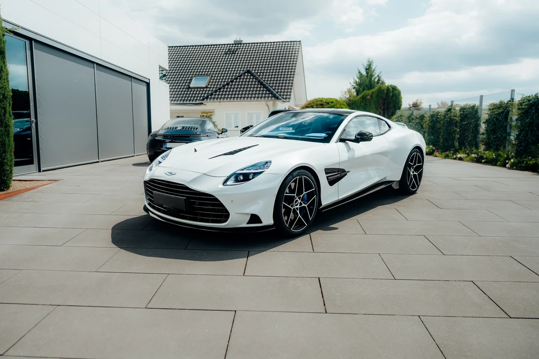2024 Aston Martin Vanquish - Image 3 of 31