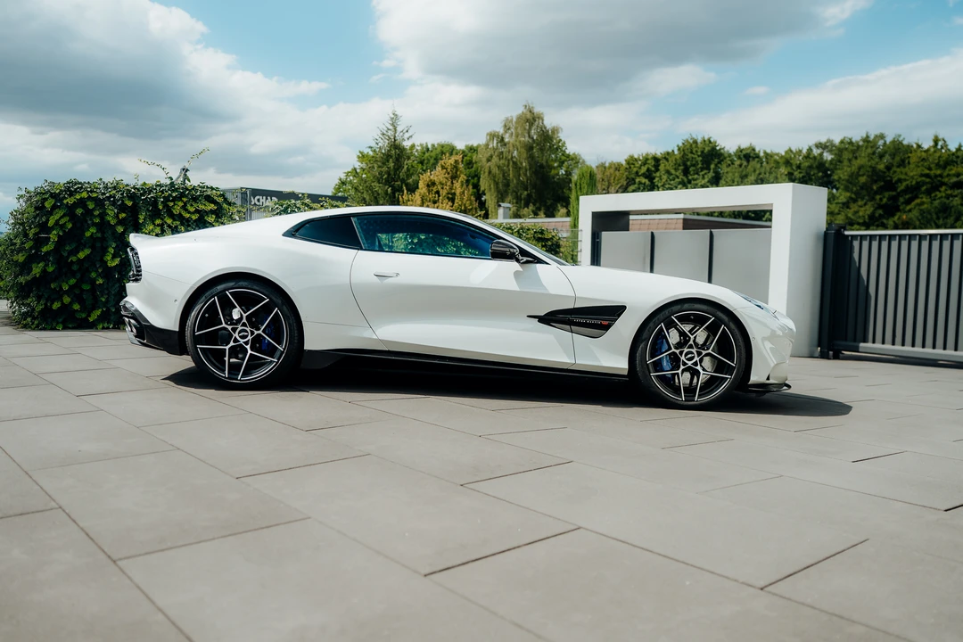 2024 Aston Martin Vanquish - Image 8 of 31