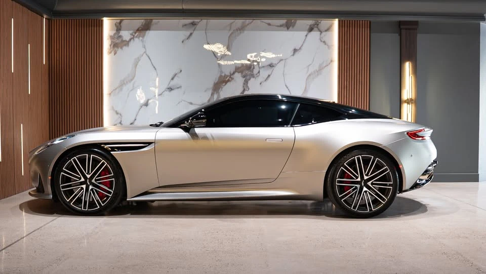2024 Aston Martin DB12 - Image 4 of 9