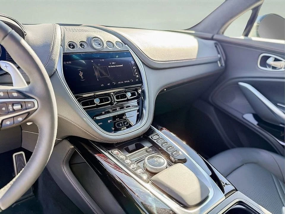 2024 Aston Martin DBX - Image 10 of 14