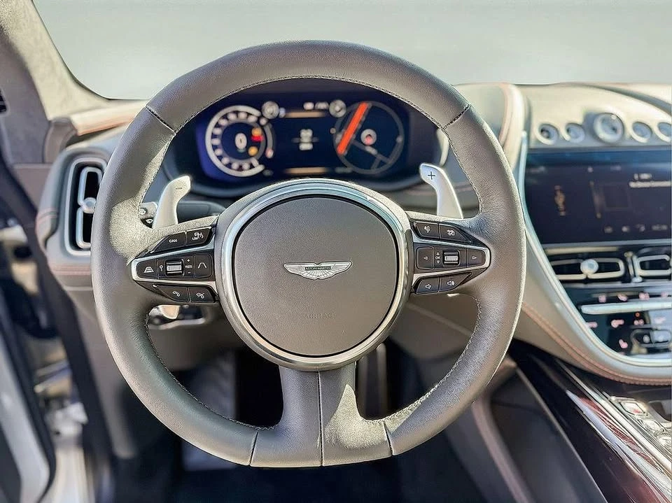 2024 Aston Martin DBX - Image 11 of 14