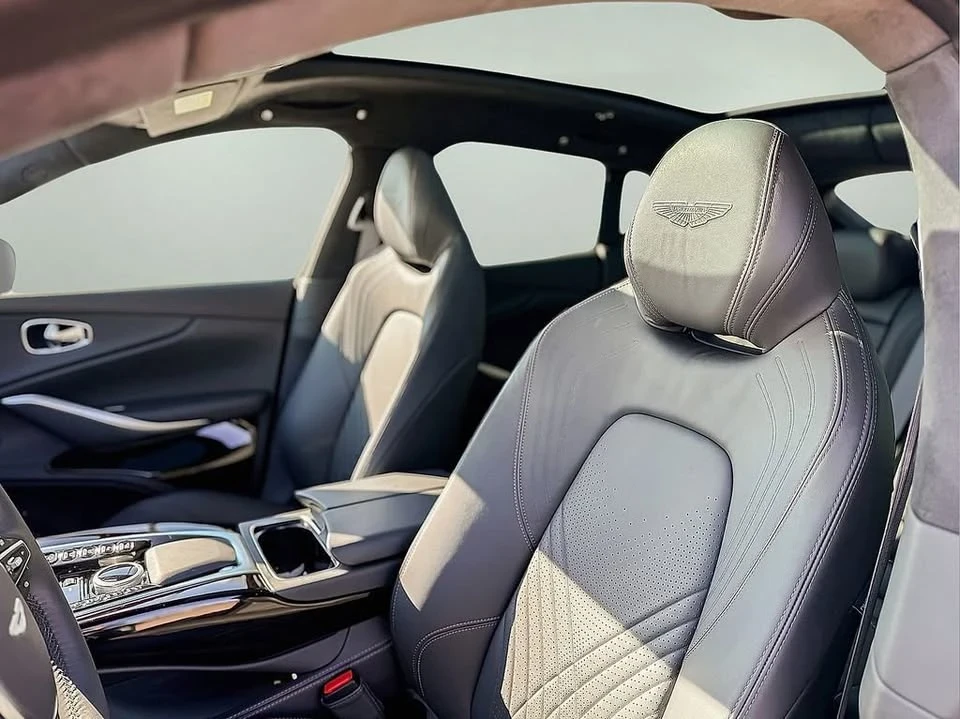 2024 Aston Martin DBX - Image 18 of 20