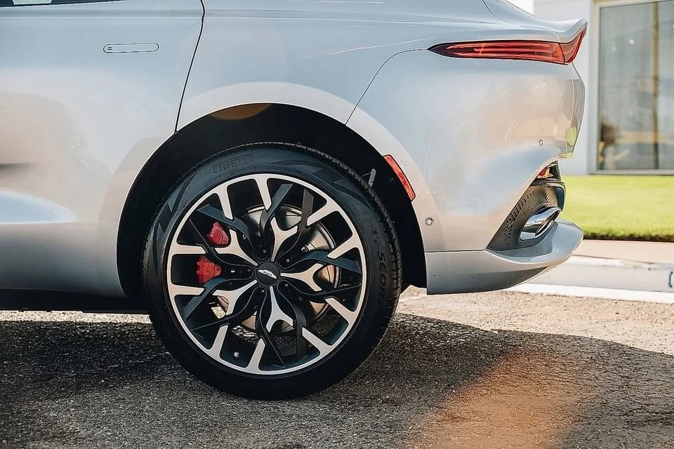 2024 Aston Martin DBX - Image 10 of 20