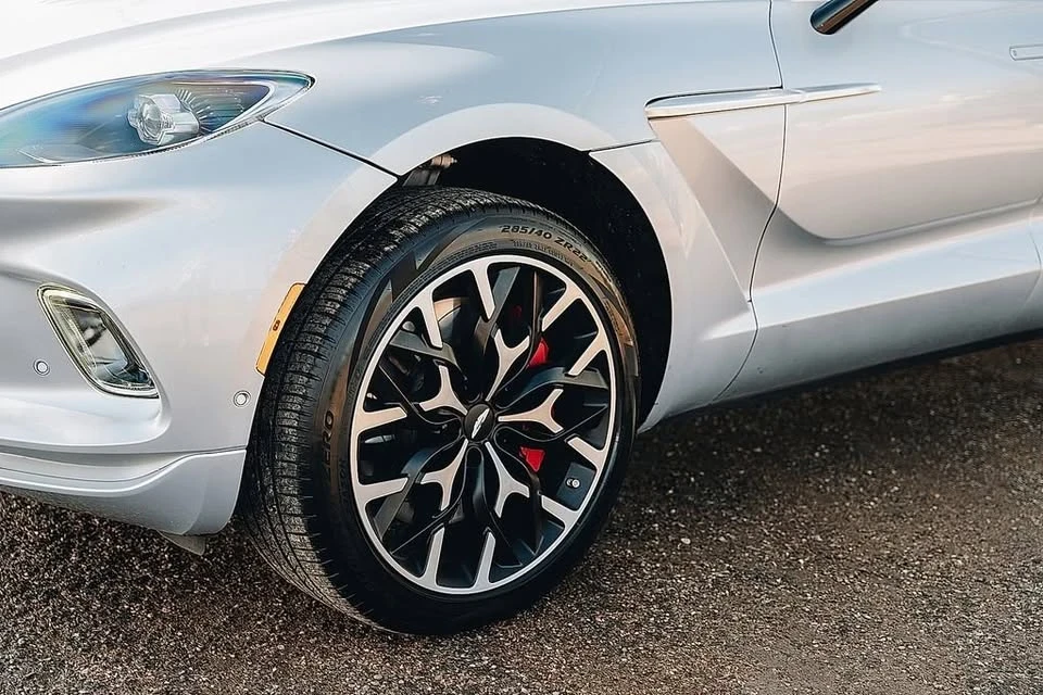 2024 Aston Martin DBX - Image 9 of 20