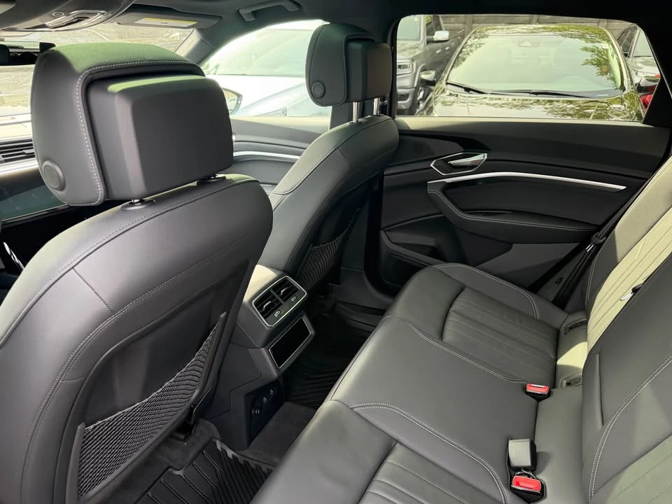 2024 Audi Q8 e-tron - Image 9 of 11