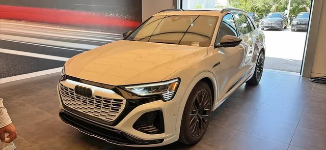 2024 Audi Q8 e-tron Prestige Sport Utility 4D