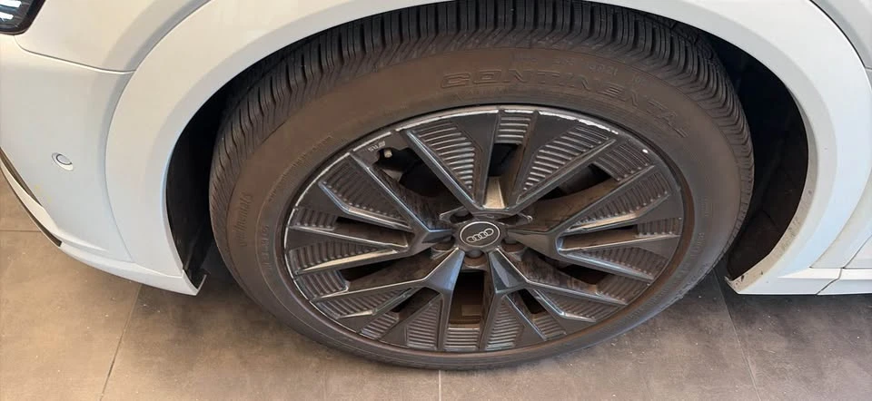 2024 Audi Q8 e-tron - Image 2 of 6