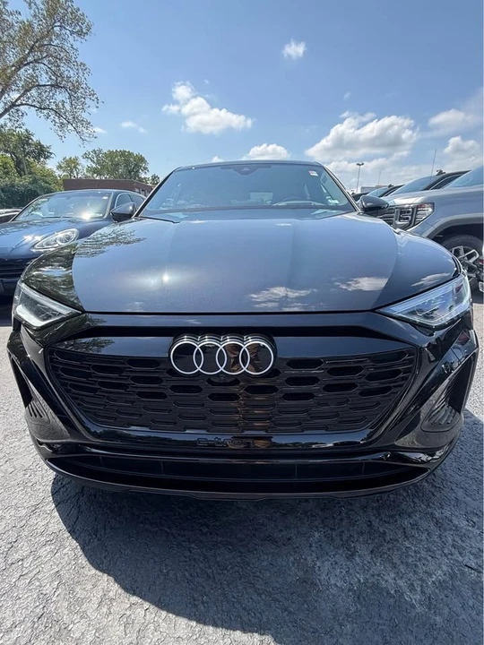 2024 Audi Q8 e-tron - Image 2 of 10