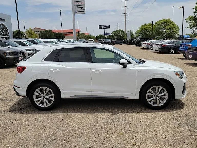 2024 Audi F3 Q3 - Image 2 of 7