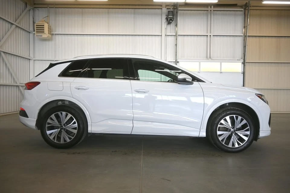 2024 Audi Q4 e-tron - Image 7 of 20