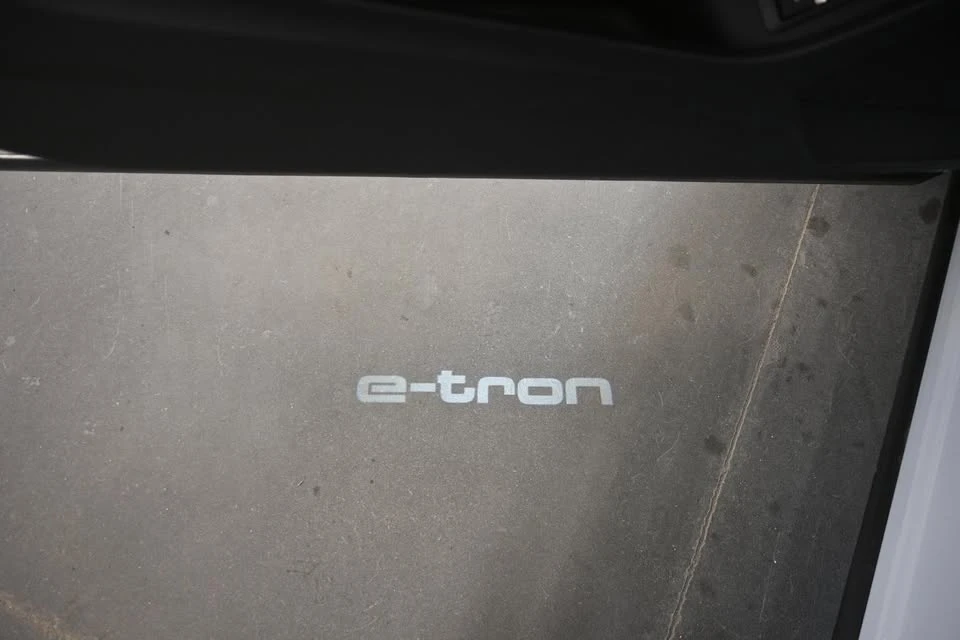 2024 Audi Q4 e-tron - Image 16 of 20
