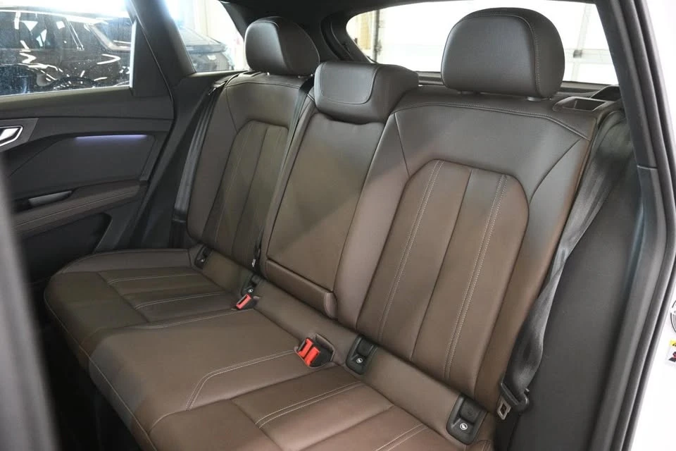 2024 Audi Q4 e-tron - Image 19 of 20