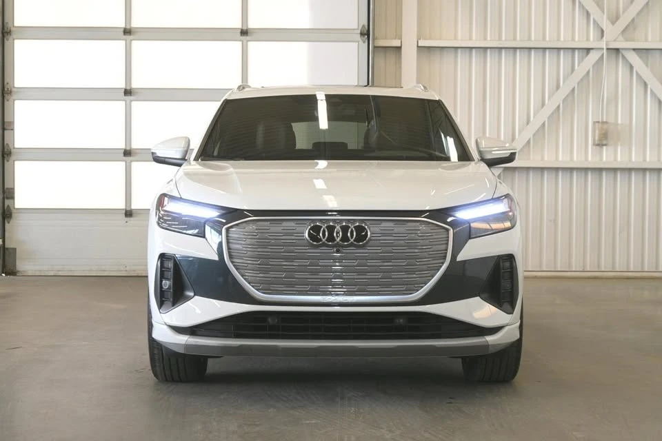 2024 Audi Q4 e-tron - Image 2 of 20