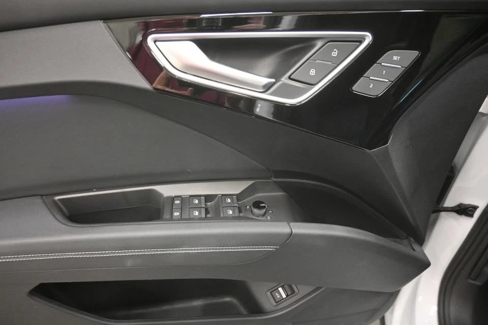 2024 Audi Q4 e-tron - Image 18 of 20