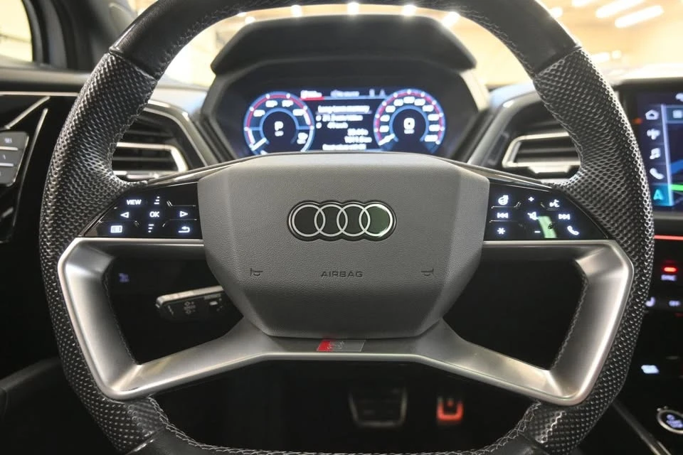 2024 Audi Q4 e-tron - Image 12 of 20