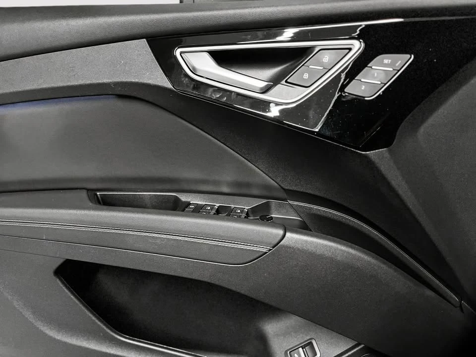 2024 Audi Q4 e-tron - Image 10 of 20
