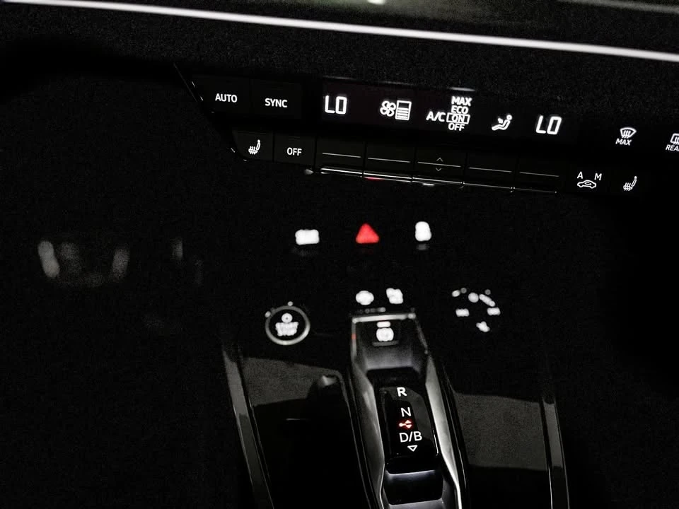 2024 Audi Q4 e-tron - Image 14 of 20