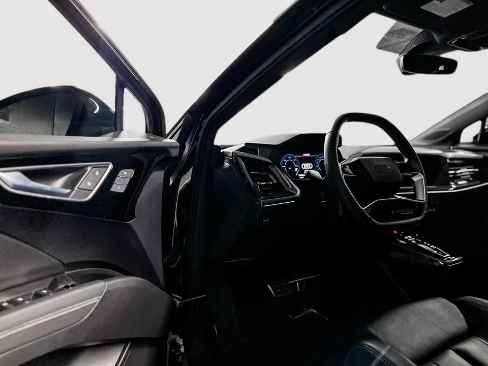 2024 Audi Q4 e-tron - Image 9 of 20