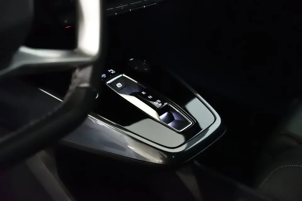 2024 Audi Q4 e-tron - Image 13 of 20