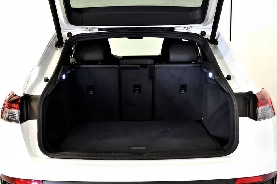 2024 Audi Q4 e-tron - Image 11 of 20
