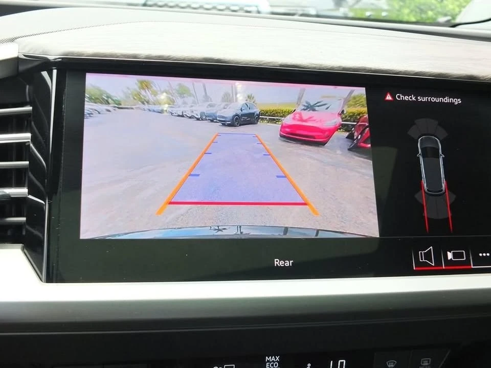 2024 Audi Q4 e-tron - Image 2 of 19