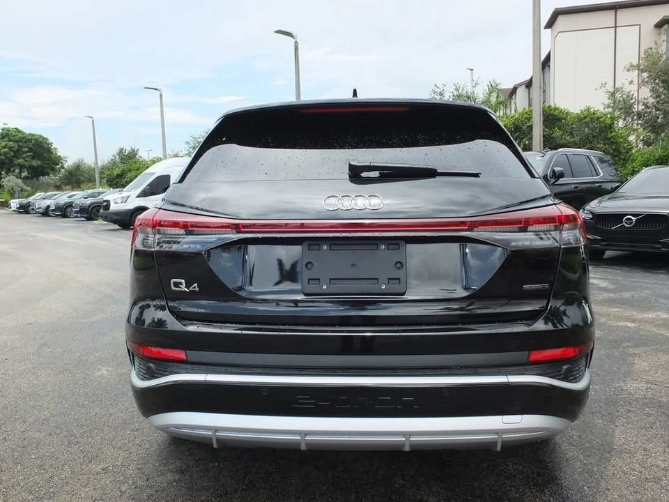 2024 Audi Q4 e-tron - Image 8 of 19