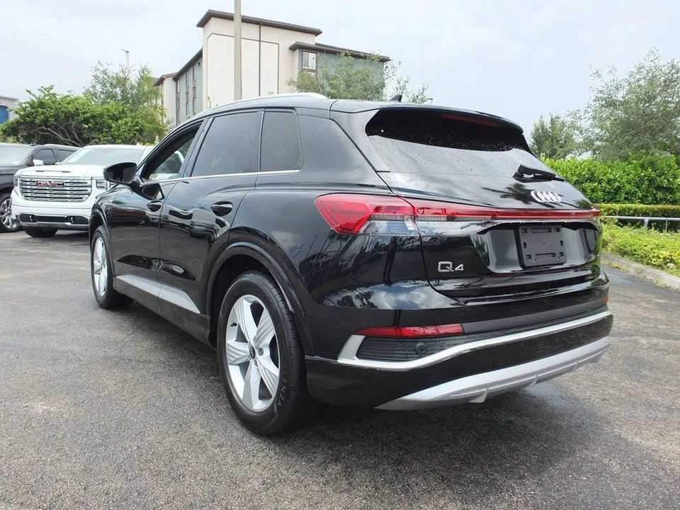 2024 Audi Q4 e-tron - Image 9 of 19