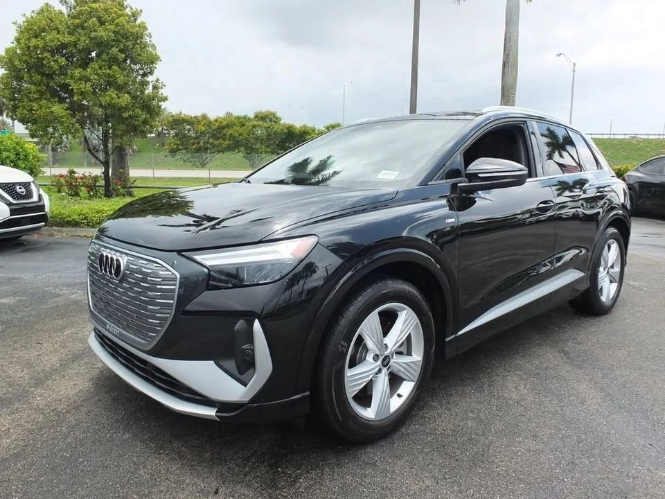 2024 Audi Q4 e-tron - Image 12 of 19