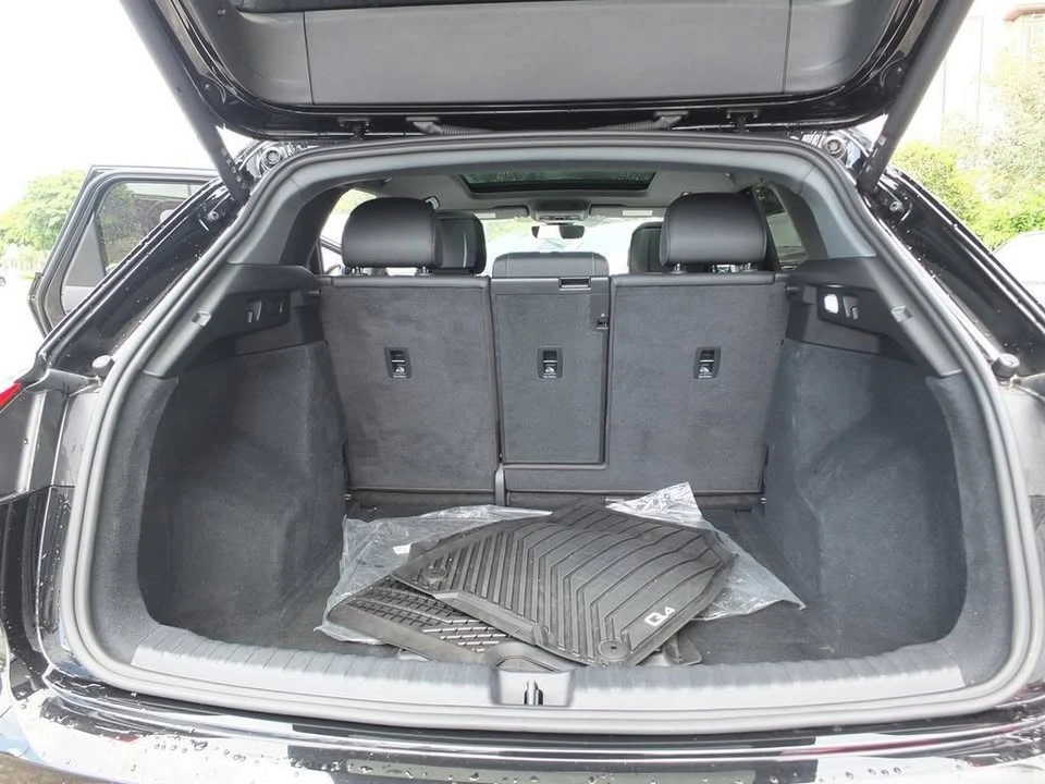 2024 Audi Q4 e-tron - Image 17 of 19