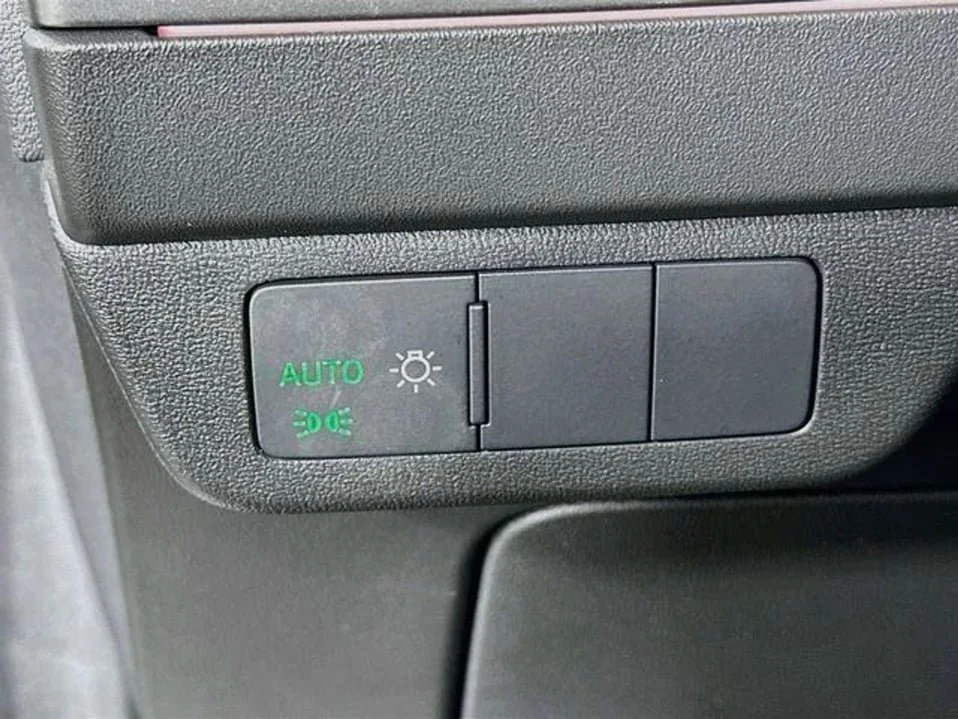 2024 Audi Q4 e-tron - Image 10 of 20