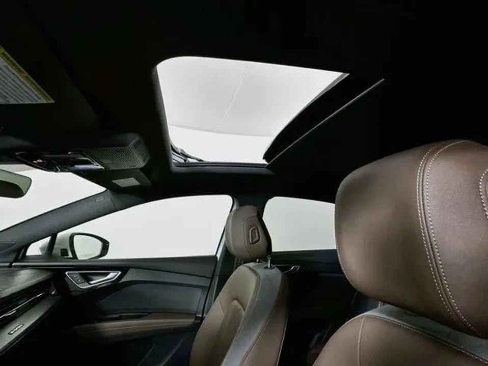 2024 Audi Q4 e-tron - Image 14 of 20