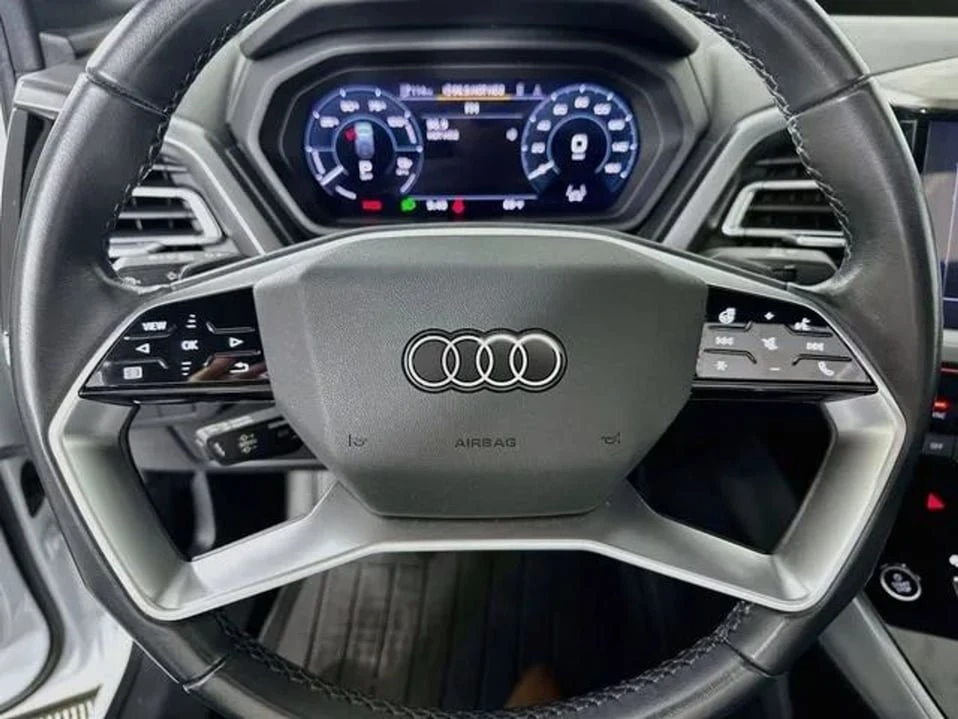 2024 Audi Q4 e-tron - Image 12 of 20