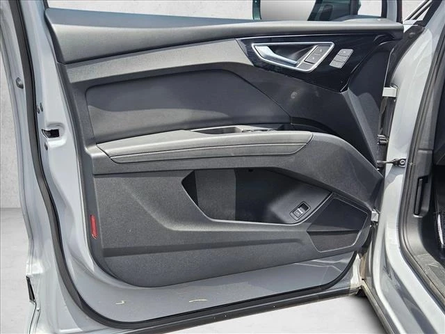 2024 Audi Q4 e-tron - Image 10 of 20