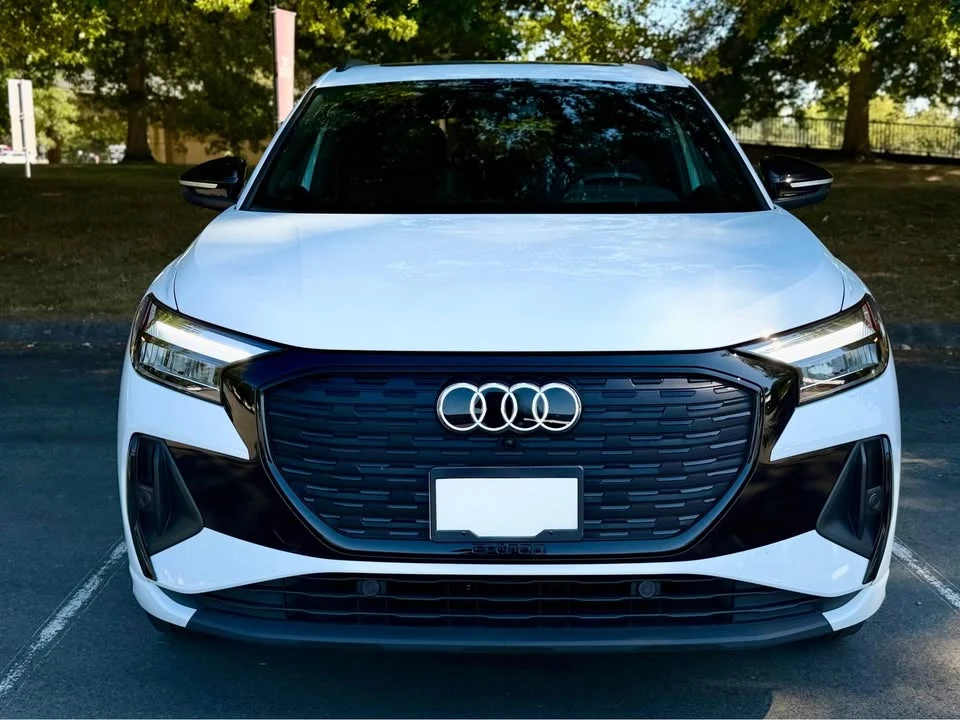 2024 Audi Q4 e-tron - Image 2 of 15
