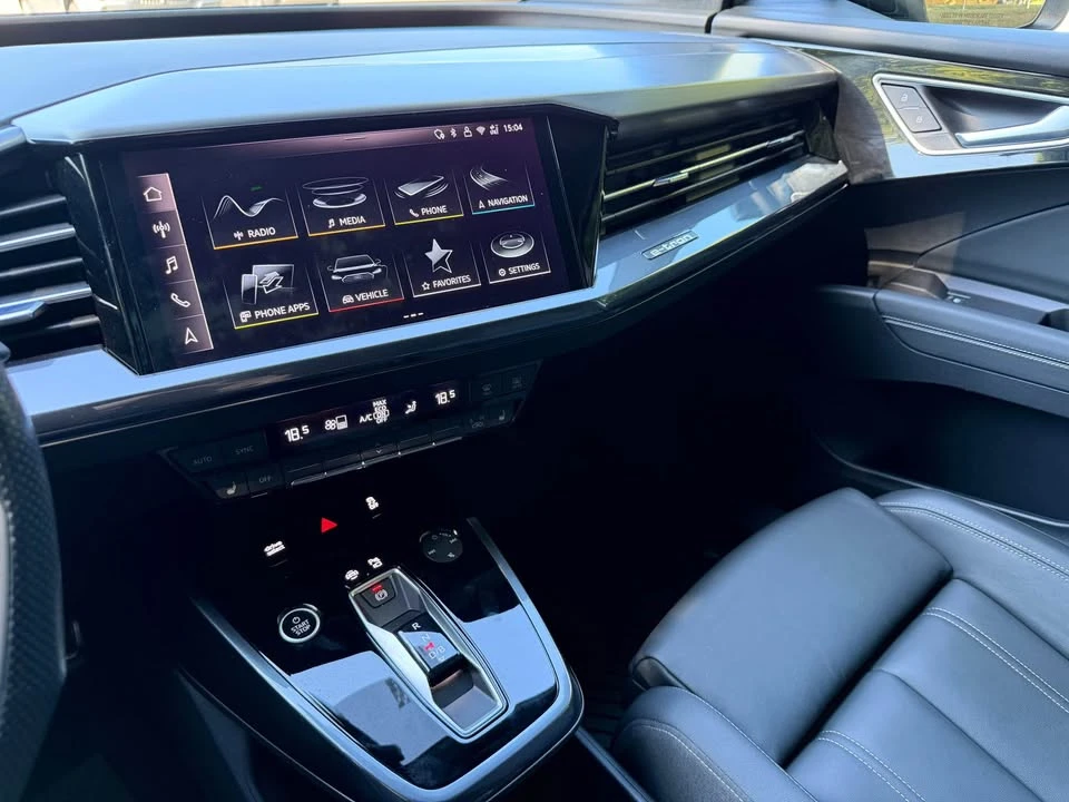 2024 Audi Q4 e-tron - Image 11 of 15