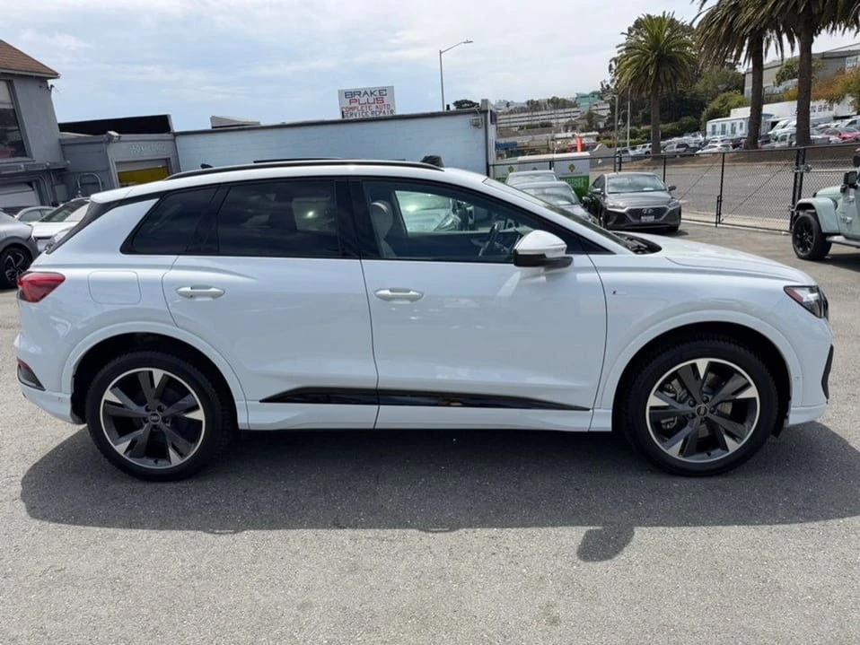 2024 Audi Q4 e-tron - Image 4 of 20