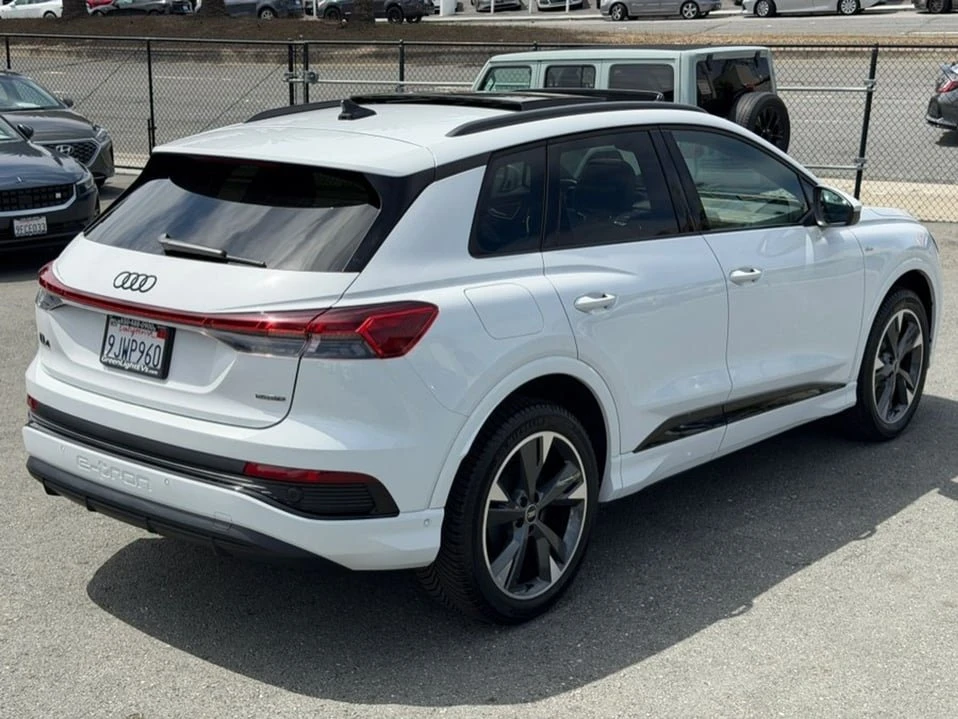 2024 Audi Q4 e-tron - Image 5 of 20