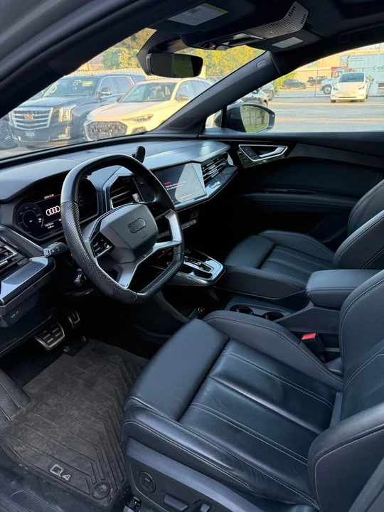 2024 Audi Q4 e-tron - Image 5 of 8