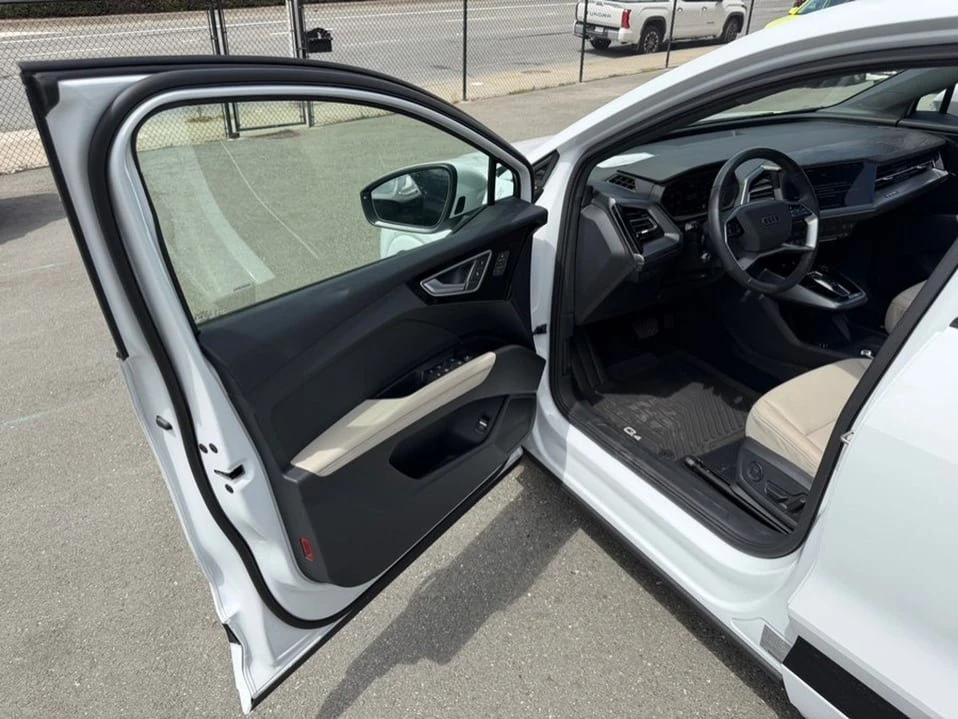 2024 Audi Q4 e-tron - Image 9 of 20