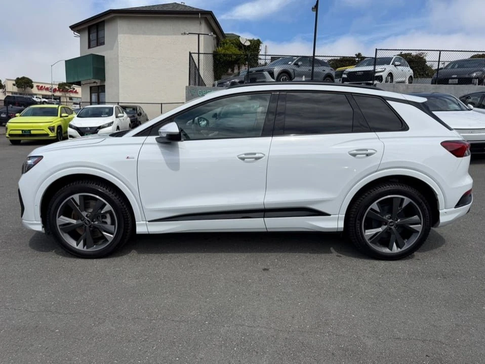 2024 Audi Q4 e-tron - Image 8 of 20